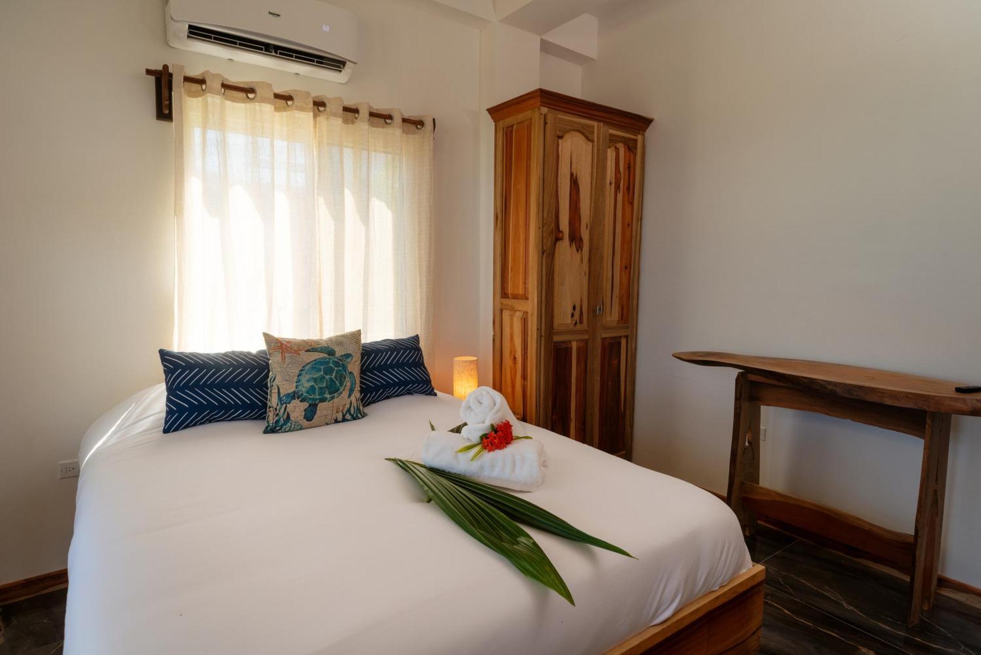 Sandy Feet Beach Resort Placencia Екстер'єр фото