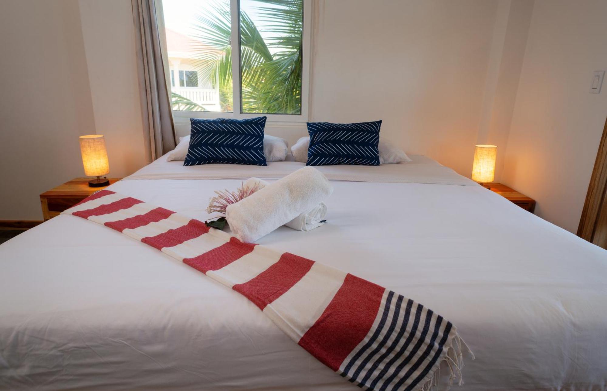 Sandy Feet Beach Resort Placencia Екстер'єр фото