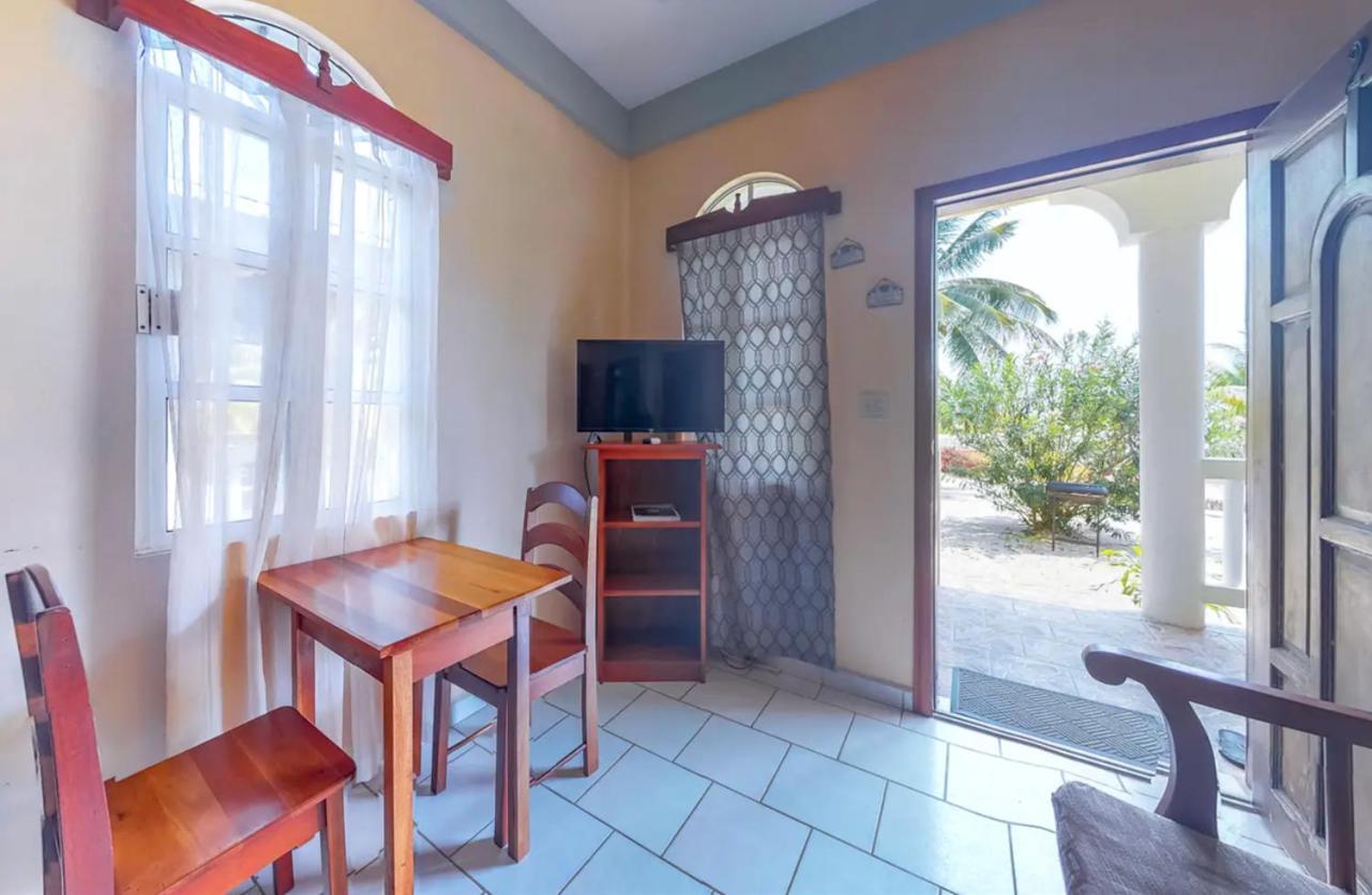 Sandy Feet Beach Resort Placencia Екстер'єр фото